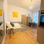 Quiet With Kitchen & Washer-dryer Prenzlauer Berg Daire