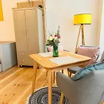 Quiet With Kitchen & Washer-dryer Prenzlauer Berg Daire Berlin