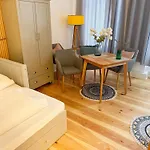 Quiet With Kitchen & Washer-dryer Prenzlauer Berg Daire Berlin