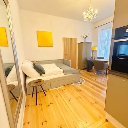 Daire Quiet With Kitchen & Washer-dryer Prenzlauer Berg