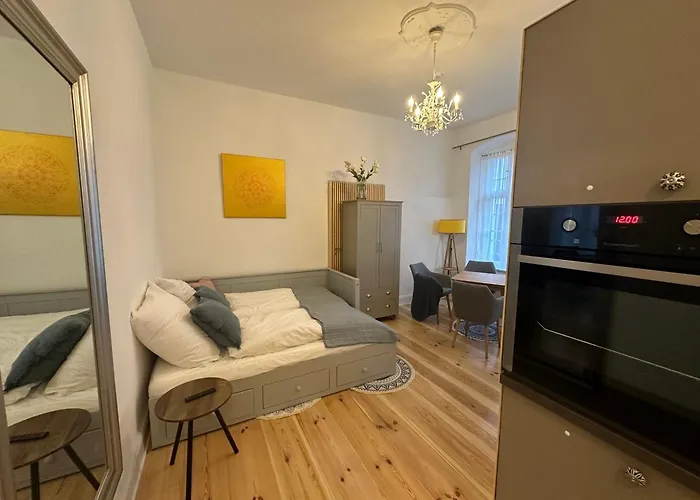 Rod 3 - Quiet And In Prenzlauer Berg *