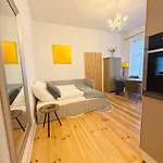 Apartament Quiet Studio With Kitchen & Washer-Dryer Prenzlauer Berg Berlin
