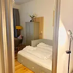 Quiet Studio With Kitchen & Washer-Dryer Prenzlauer Berg Διαμέρισμα *