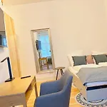 Quiet Studio With Kitchen & Washer-Dryer Prenzlauer Berg