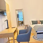 Apartament Quiet Studio With Kitchen & Washer-Dryer Prenzlauer Berg