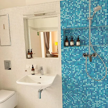 アパート Quiet With Kitchen & Washer-dryer Prenzlauer Berg ベルリン