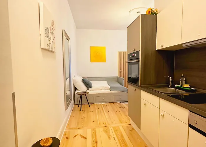 Rod 3 - Quiet And In Prenzlauer Berg *