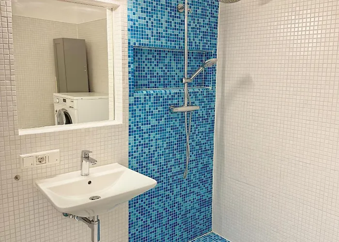 Rod 3 - Quiet And In Prenzlauer Berg Берлин