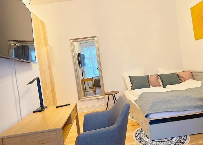 Rod 3 - Quiet And In Prenzlauer Berg